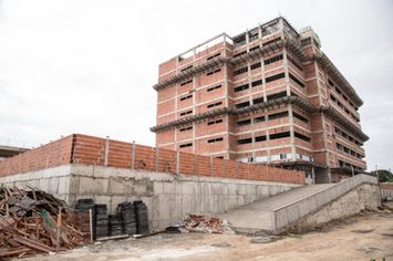 Técnicos da Evangelina Rosa acompanham as obras do projeto de construção da Nova Maternidade