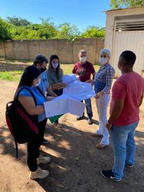 Equipes vistoriam espaço para iniciar as obras da UTI adulta do HRCM