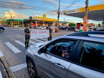 HEDA realização blitz educativa para incentivar doação de sangue em Parnaíba