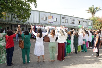 Abraço simbólico marca a despedida da antiga sede da Maternidade Dona Evangelina Rosa