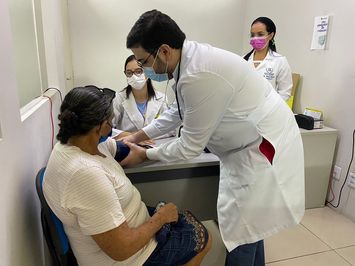 Dia do Farmacêutico é comemorado com ação social na Farmácia do Povo