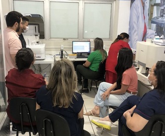 Hospital de Piripiri recebe novo aparelho de bioquímica que realiza até 200 testes por hora