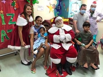 Papai Noel leva alegria às crianças do Hospital Infantil Lucídio Portella