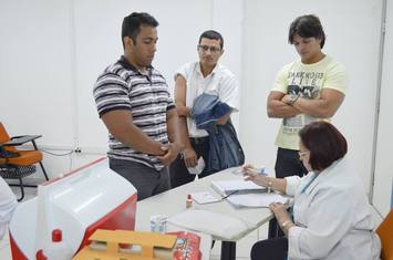 Servidores do Centro Administrativo recebem vacinas através do Cerest