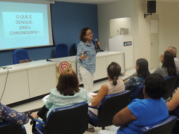 Aedes aegypti: Amariles Borba destaca limpeza da caixa d'água em palestra na Agespisa