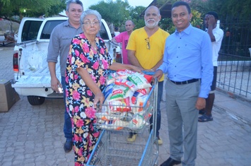 Saúde entrega mais de 3 toneladas de alimentos para entidades sociais