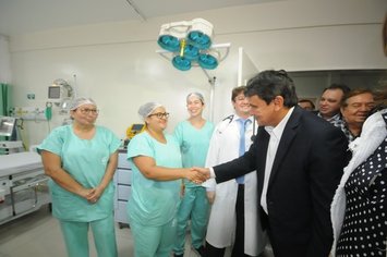 Wellington Dias entrega os 10 leitos de UTI no hospital de Picos